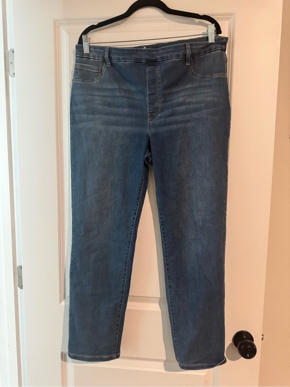 Time and Tru Mid Blue Cropped Stretch Jeans